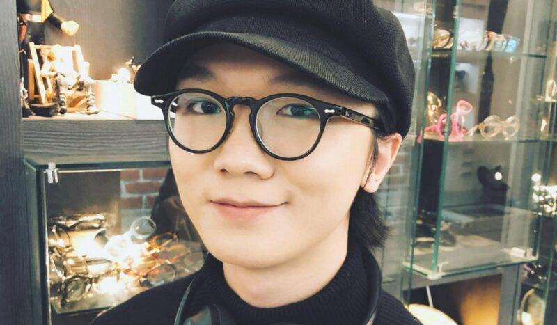 「元カノを刃物で脅迫」の男性歌手、裁判欠席で指名手配の危機も…警察署に出頭