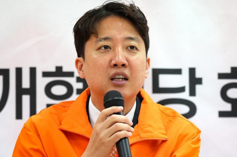 「惨敗」李俊錫氏、全責任を負う…肩を落とし沈痛な面持ち