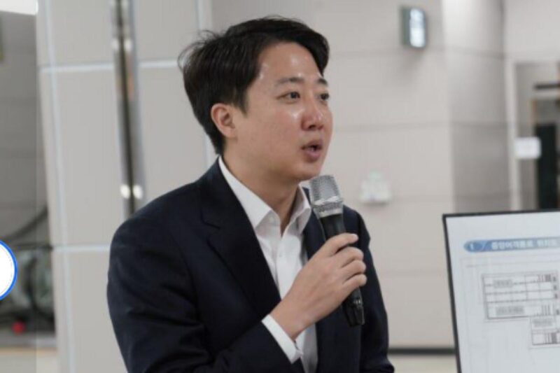 「惨敗」李俊錫氏、全責任を負う…肩を落とし沈痛な面持ち