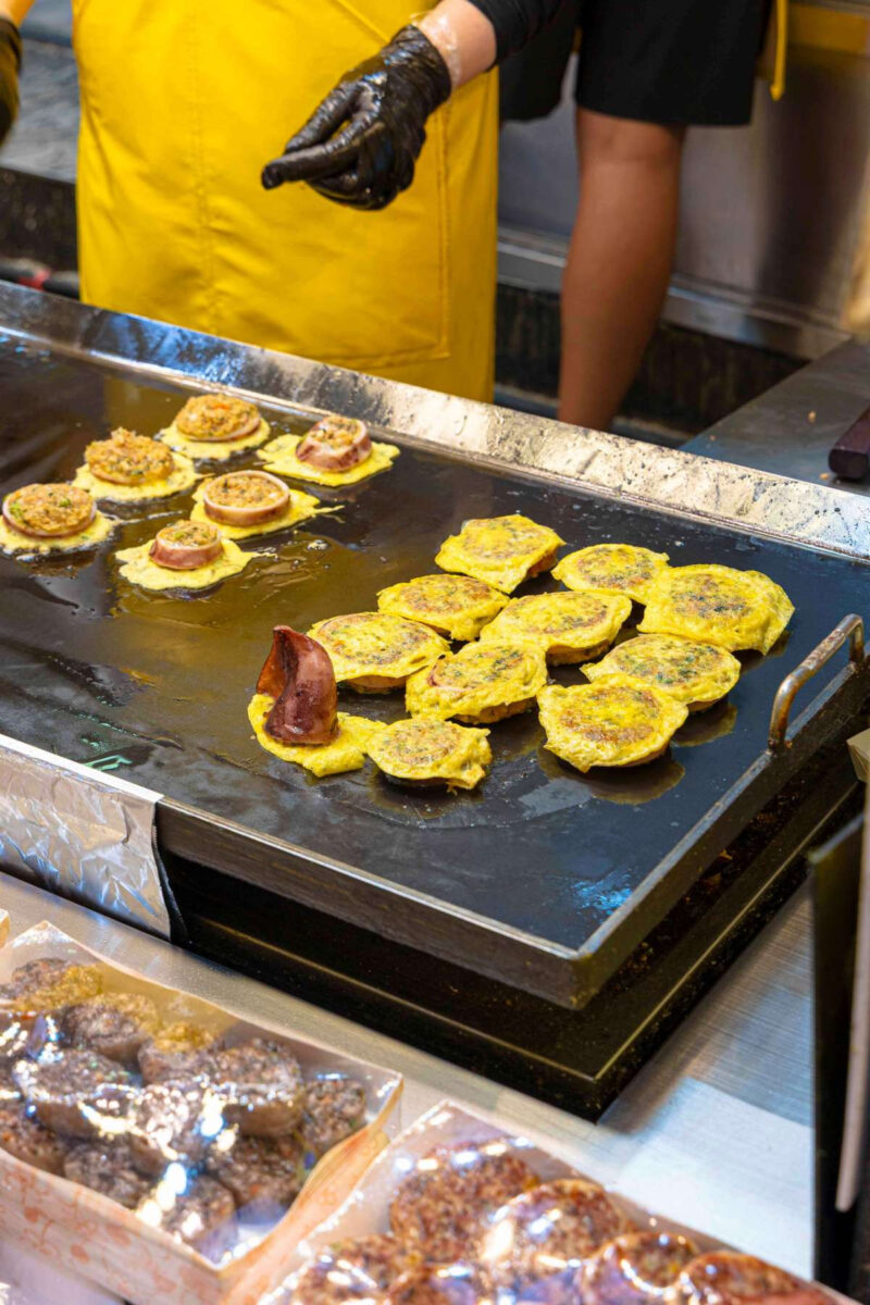 「味は保証付き」全国7大市場食べ歩きツアー