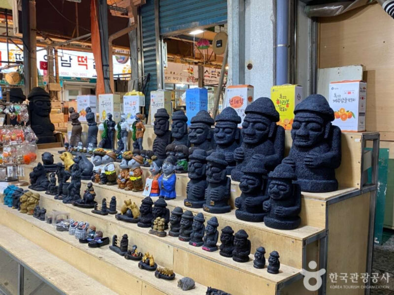 「味は保証付き」全国7大市場食べ歩きツアー