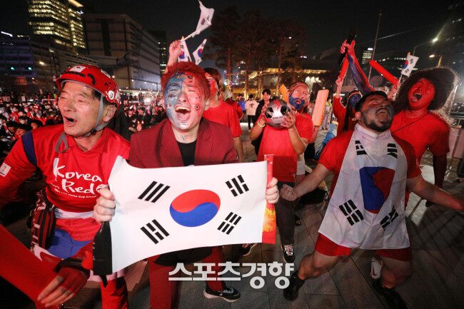 W杯、光化門で再び「テ〜ハミングク」！韓国代表戦の街頭応援開催が決定