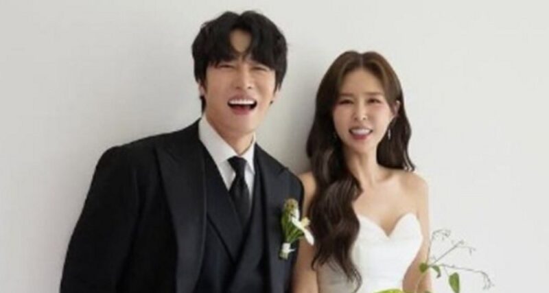 「“夫じゃなくて先生？”」シンジ、♥ムンウォンのスペル修正から掃除のコツまで伝授する新婚ライフ（『貴重な家族』）
