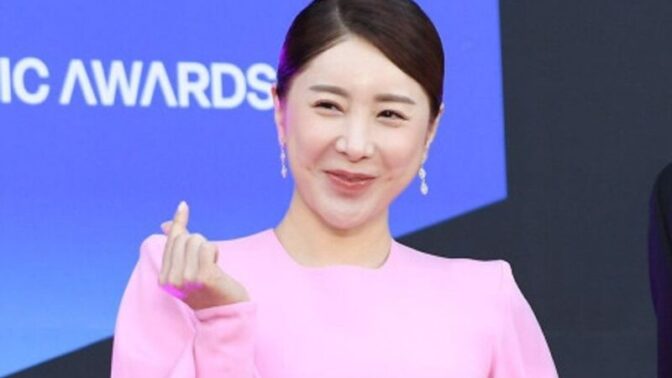 「第2の全盛期」ソ・イニョン、6歳年上の実業家と再婚報道に「水を得た魚の時に限って」賛否両論
