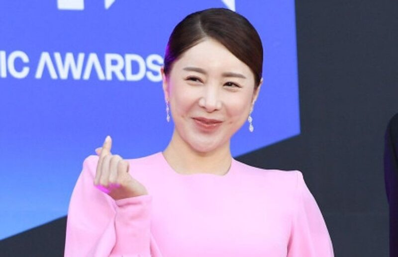 「第2の全盛期」ソ・イニョン、6歳年上の実業家と再婚報道に「水を得た魚の時に限って」賛否両論