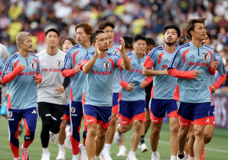 W杯落選の南野拓実、なぜ日本代表に合流？「メンター兼メンタルコーチ」として異例の帯同へ