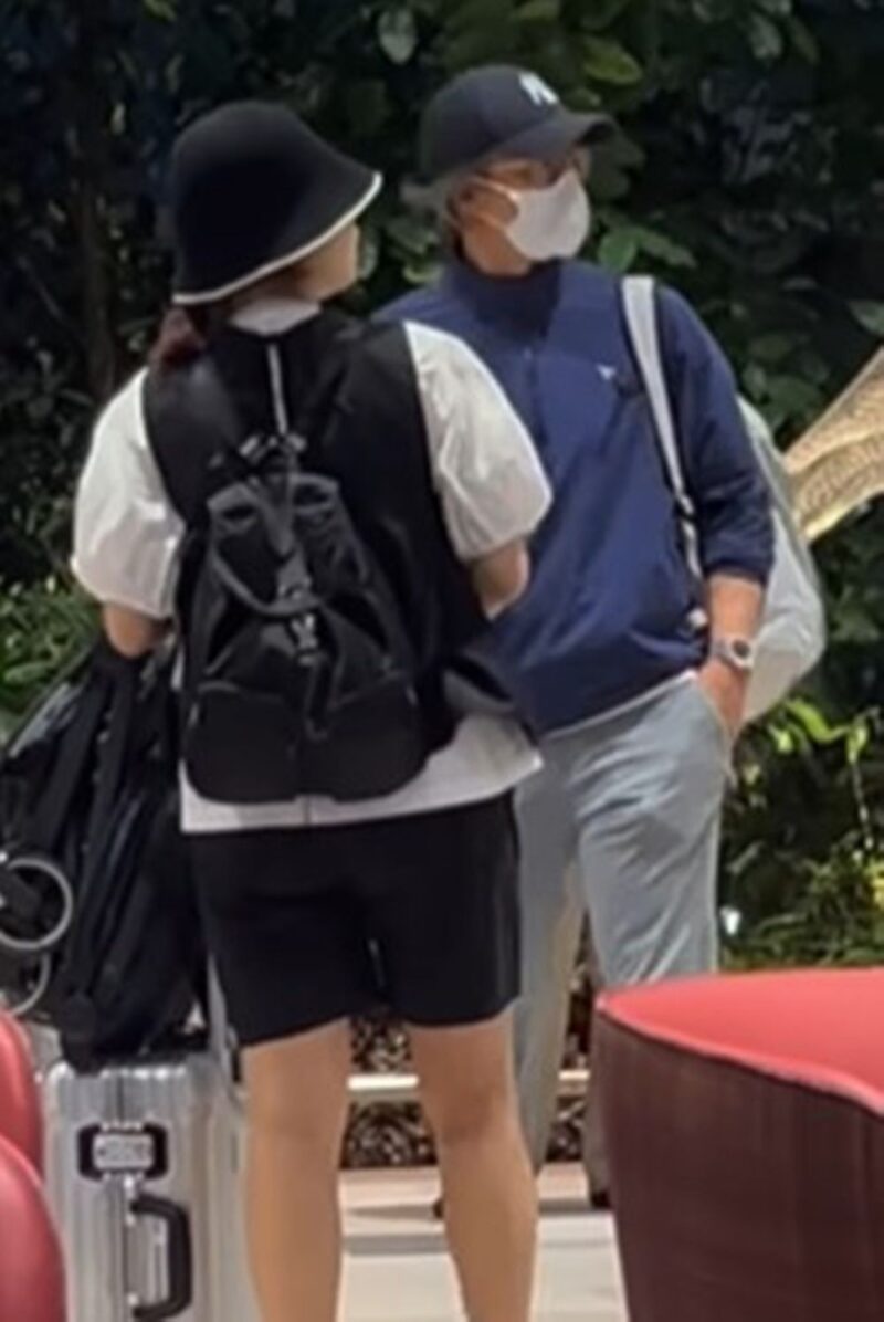 ペ・ヨンジュン&パク・スジン夫妻、驚きの近況…パク・シネ夫妻とシンガポール旅行中