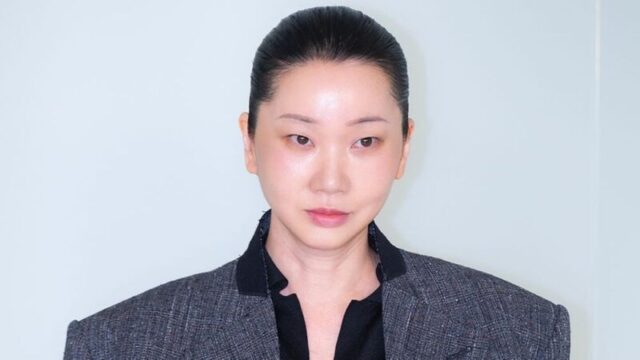 チャン・ユンジュ、結婚式でオールホワイトの破格ゲストルック…「ドレスコード」論争を事前に回避