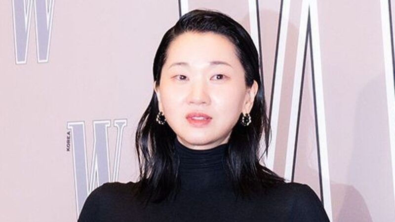チャン・ユンジュ、結婚式でオールホワイトの破格ゲストルック…「ドレスコード」論争を事前に回避