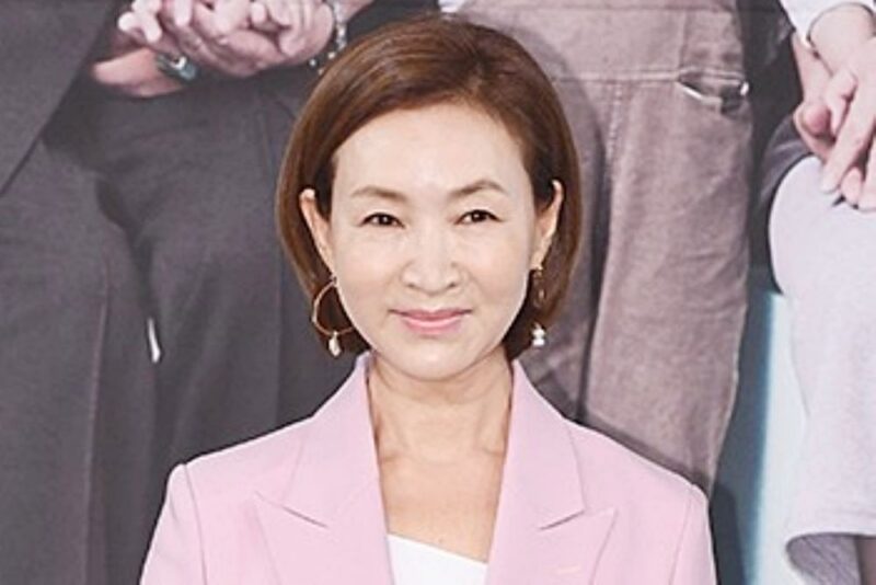 チョン・エリ、腹膜炎の緊急手術後に卵巣がん判明…「抜けた髪を見たくない」