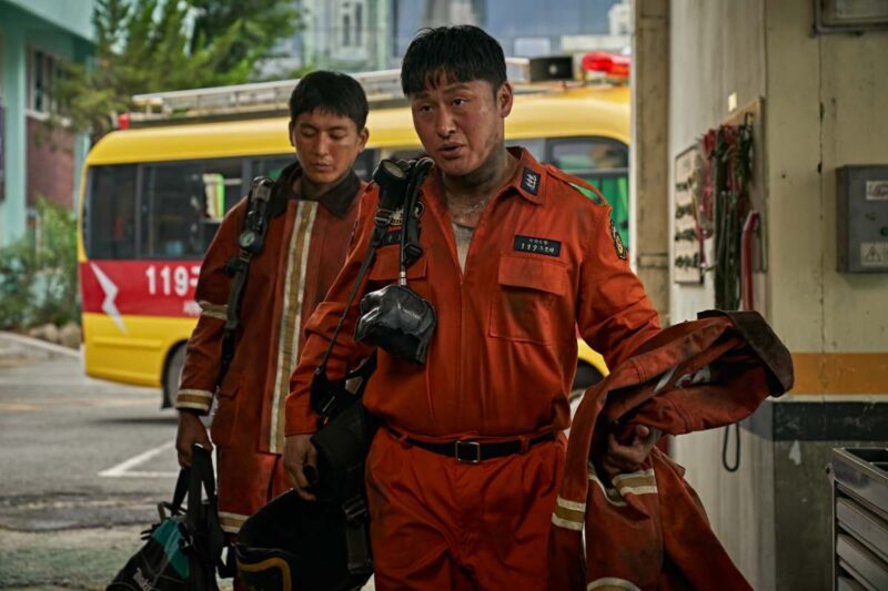 4年間の不遇を乗り越え「失敗作」の烙印を覆した…韓国映画が成し遂げた「4億」寄付の奇跡