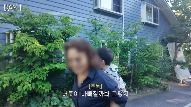 「スタッフ・お客様に申し訳ない」…ファン・ボラ、日本旅行中に大惨事→泣きわめく子に耐えかねて席を離脱