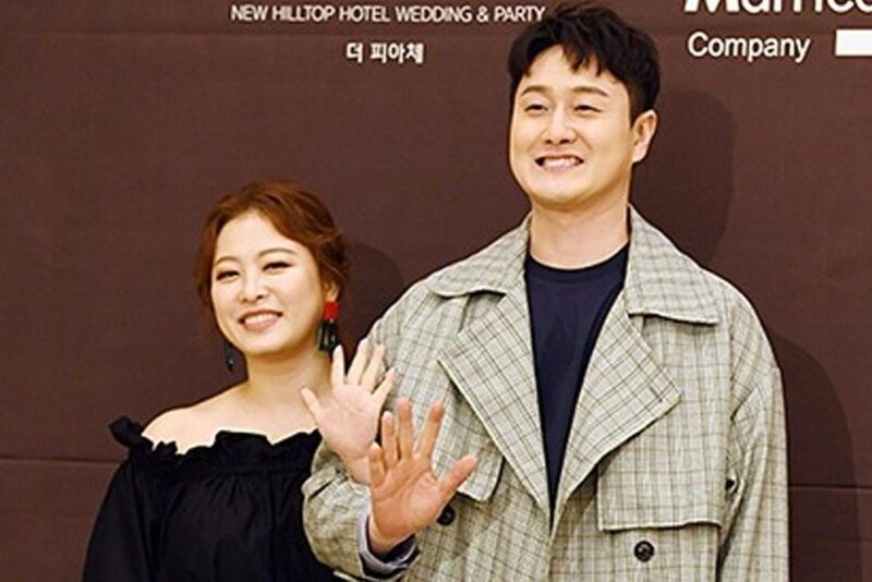 シム・ジナ、故キム・ヒョンウンの納骨堂を訪問…19年目の美女三銃士友情