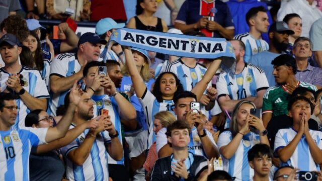 サッカーが宗教となったアルゼンチン、「代表のためなら地球の果てまで」