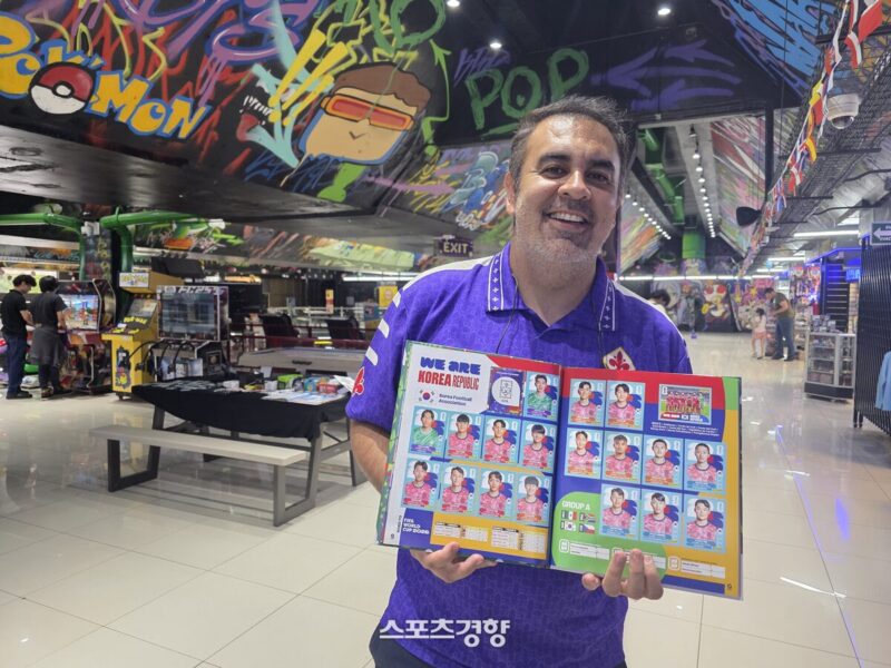 「サッカーは私のすべて」…W杯に沸くメキシコ、熱狂の裏側をカードで紐解く