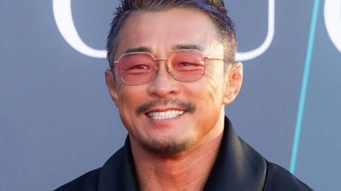 チュ・ソンフン、90kgの豚100人分を肩で運び→火の上で素手調理…男の中の男の姿