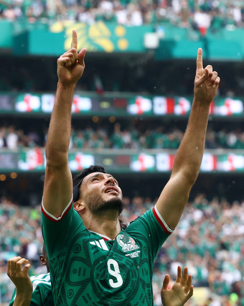 35歳ベテランの涙…代表選出13年、悲願のW杯初ゴールに感動の嵐