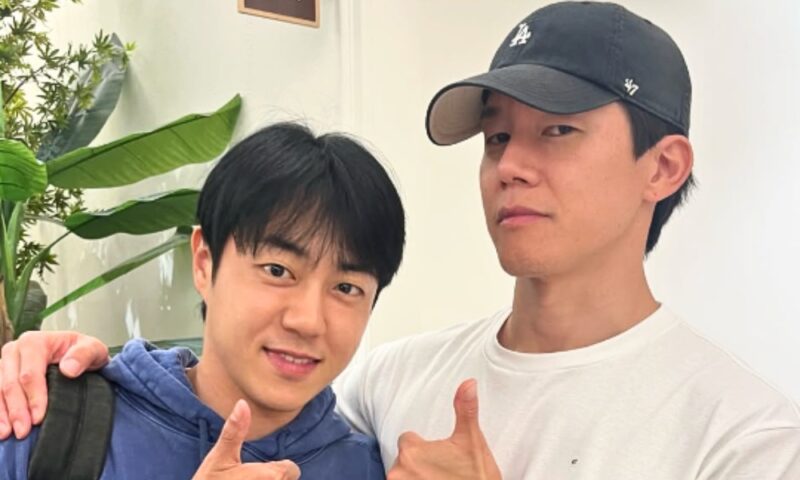 キム・ムヨル、『참교육』大ヒットに続く美談…後輩も気にかける「참선배」