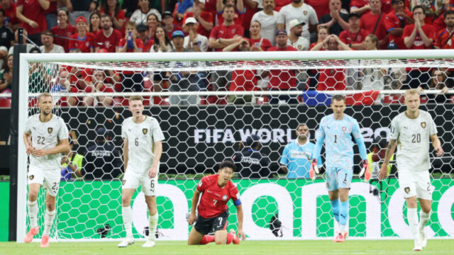洪明甫号、シュート8本でチェコを圧倒もゴールならず（前半0-0）