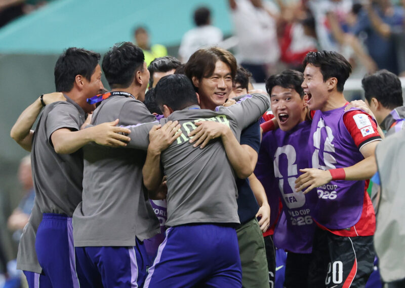 洪明甫監督、チェコ戦勝利で手腕発揮「最後まで諦めなかった選手たちに拍手を」
