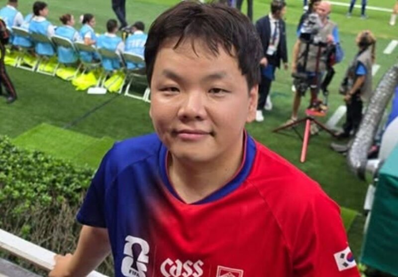 「新米パパ」クァクチューブ、メキシコで代表逆転勝利を観戦！キ・ソンヨンと記念ショット