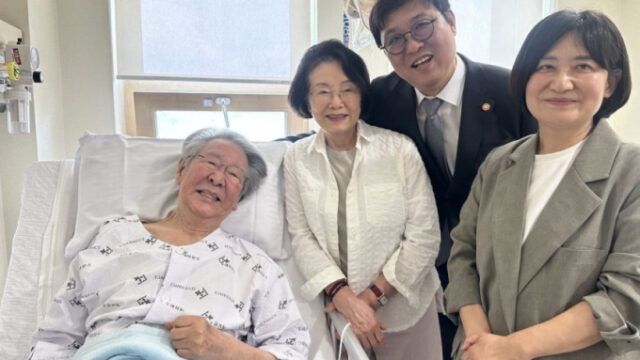 チェ・ブラムと対面、チェ・フィヨン長官の姿が話題に