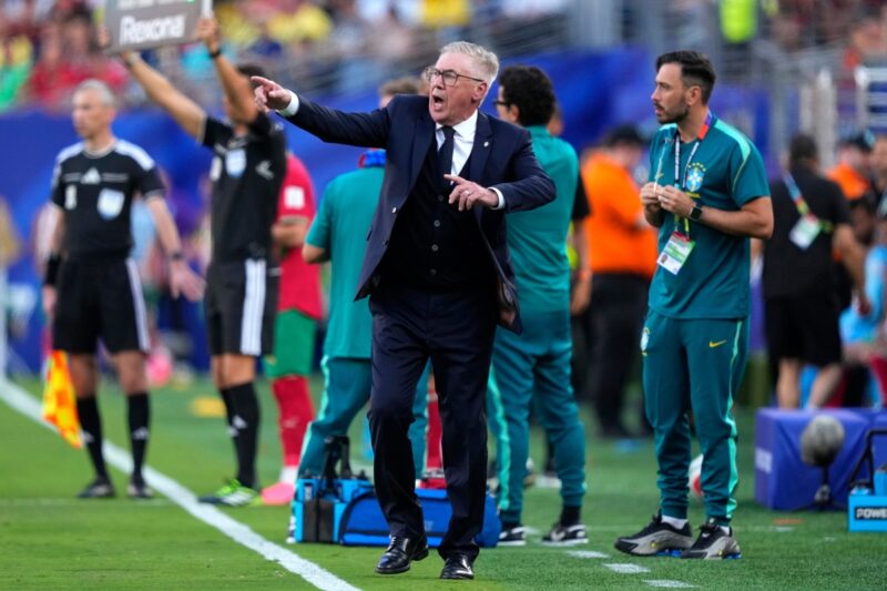 同じ1-1でも明暗分かれた名将のW杯デビュー戦、その決定的な違いとは