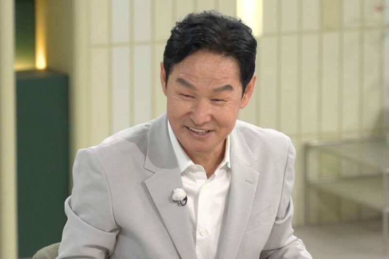 최용수·안정환, '아이돌 급 스킨케어' 폭로 "기초 화장품 6개, 뾰루지 가리려 반창고까지" ('냉장고를 부탁해')