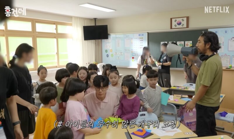 キム・ムヨル、『참교육』撮影でメンブレ→拡声器投入「監督、喉枯らした」