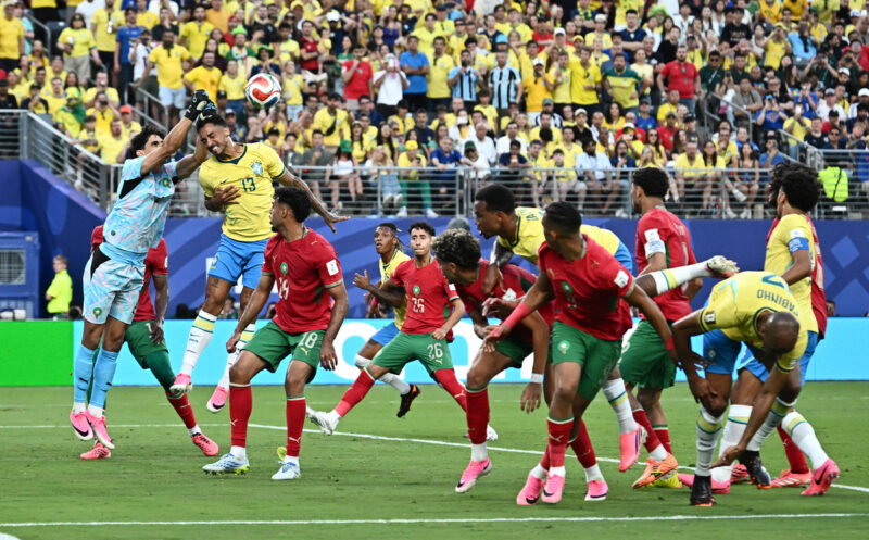 メッシは水色、ロナウドは金色…それでもW杯は「ピンク一色」