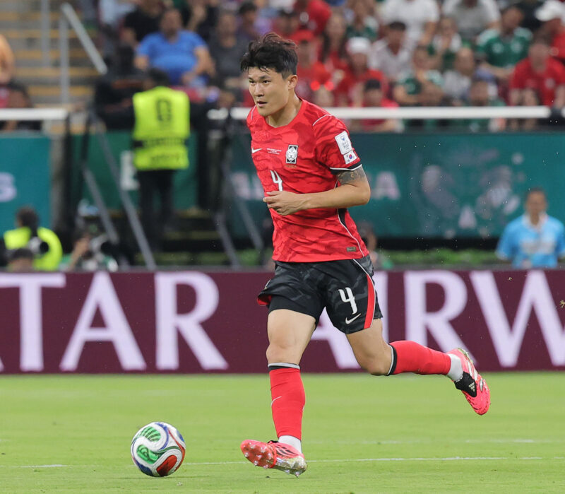 マンU、W杯にスカウト派遣でキム・ミンジェ獲得へ本格始動　「技術陣も大絶賛」夏の去就に注目