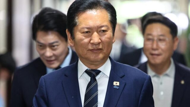 鄭清来氏、改憲に言及か…波紋広がる可能性も
