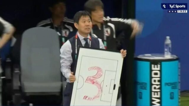 森保監督の「ホワイトボード戦術」が話題に　韓国Kリーグの李正孝監督が先駆者と注目集まる