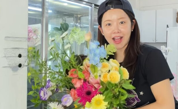 花より輝くミニギョルの笑顔...フラワーレッスンで見せた癒しの日常