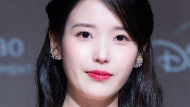IU、イ・ジョンソクとの関係に終止符？「憶測は控えて」と異例の呼びかけ