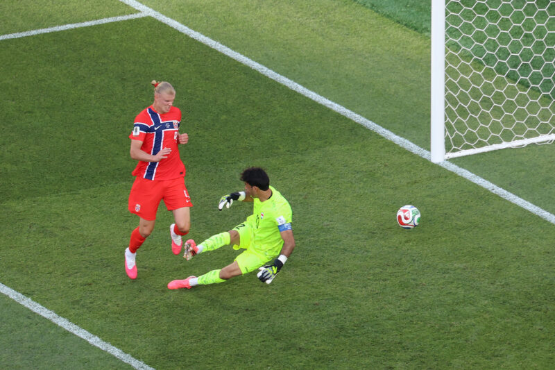 ハーランドが2戦連発の躍動!ノルウェー、イラクを4-1で撃破し28年ぶりのW杯出場へ好発進