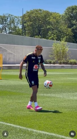 ネイマール、ついに復帰へ始動！ランニングやボールタッチ練習を公開　ブラジル連盟「また一歩前進」
