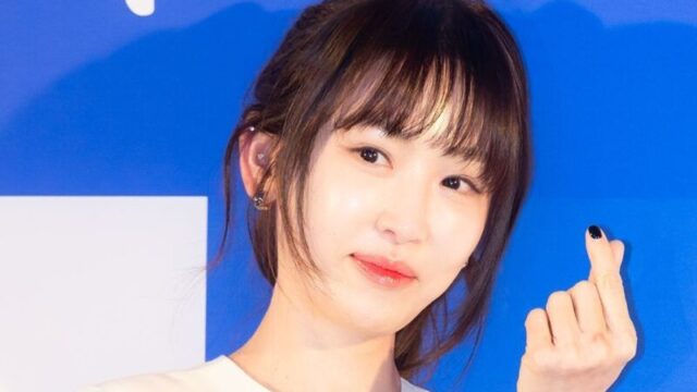 「借金11億円告白」カン・イェウォン、父の追悼公園で祈る「誕生日にまた会おう」
