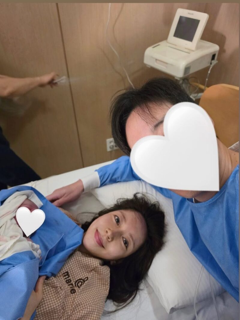 イ・ピルリプ❤パク・ヒョンソン、第3子出産から7日で"げっそり"…「授乳地獄開始→魂が抜ける」