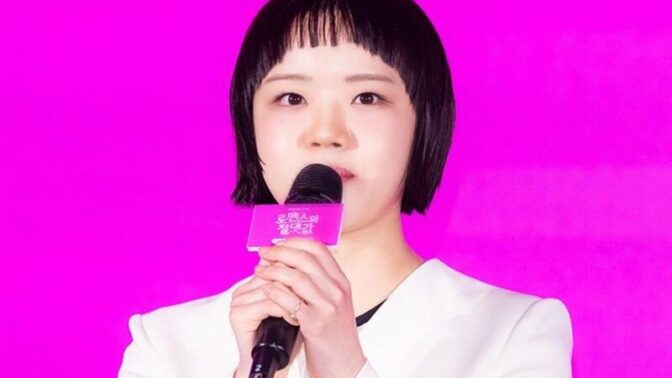 キム・ヒャンギ、突然「海に身を投げる」…緊急事態にファン騒然
