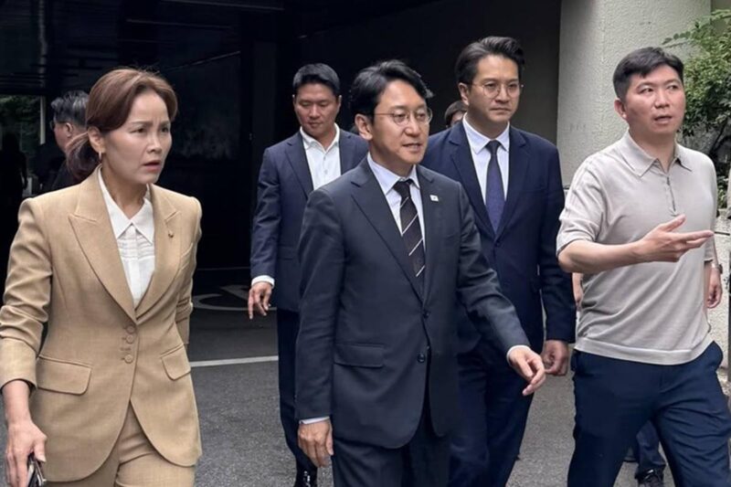 民主党、大惨敗で「撤退」へ…立て直しも困難な状況に