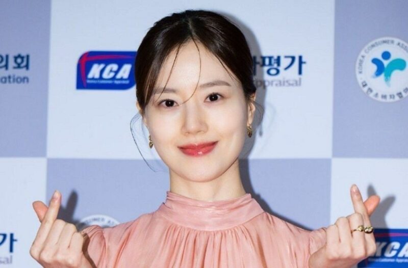 ムン・チェウォン、6月28日に一般男性と非公開結婚「家庭を築くことに胸が震え、期待でいっぱい」