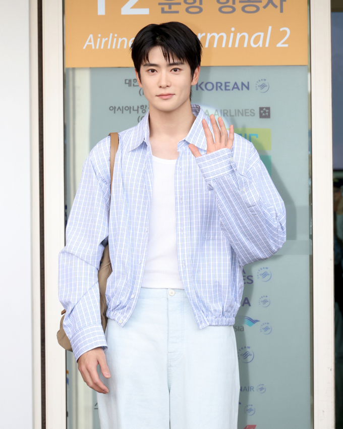 NCTジェヒョン、除隊後さらに輝くビジュアルに釘付け