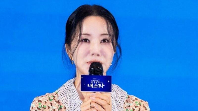 『セクシーディーヴァ』オム・ジョンファ、偉大なる遺伝子の力…「そっくりな母+姉妹」と和やかな休暇