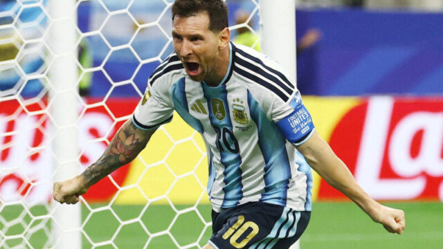 「サッカーの神」メッシ、W杯記録を次々と粉砕　最多出場・最多得点など驚異の数字を更新