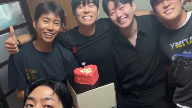 イム・ヨンウン、日焼けした顔で誕生日パーティーを満喫