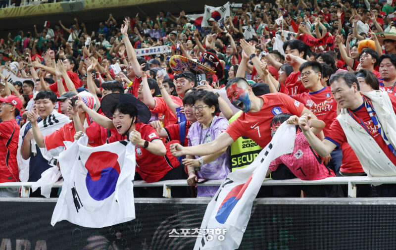 「韓国サッカーの聖地」モンテレイ、2000人の赤い大歓声が響き渡る