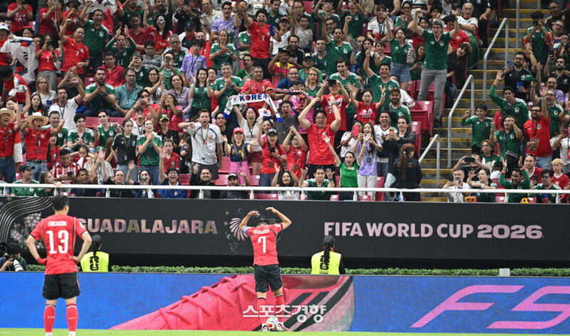 「韓国サッカーの聖地」モンテレイ、2000人の赤い大歓声が響き渡る