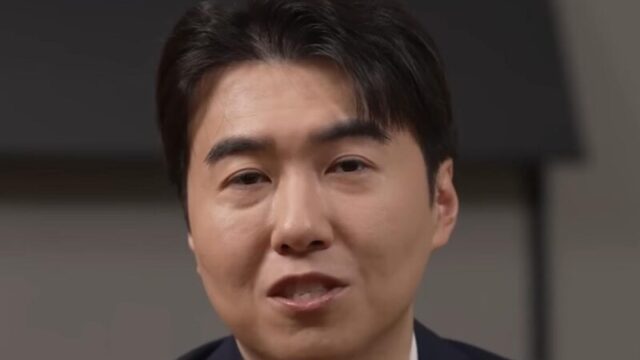 W杯解説のキム・ファン、警察が出動する緊急事態が発生