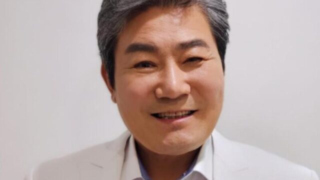 65歳チン・ソン、緊急事態にファン涙…「悲しみの渦」に包まれる